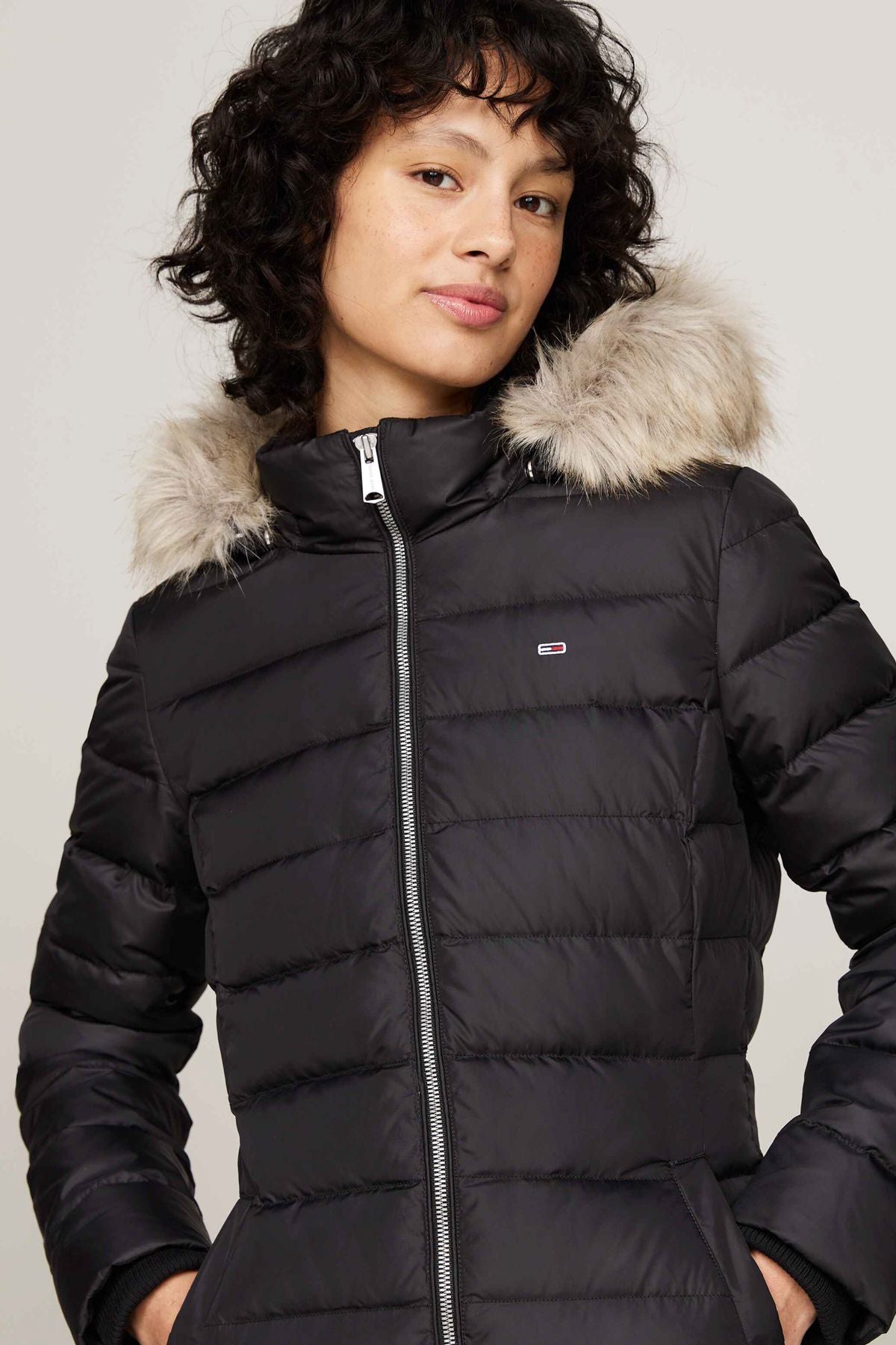 TJW ESSENTIAL HOODED DOWN COAT