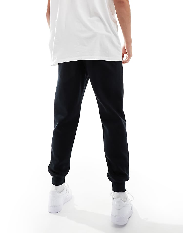 https://images.asos-media.com/products/jordan-brooklyn-fleece-joggers-in-black/206083934-2?$n_750w$&wid=750&fit=constrain