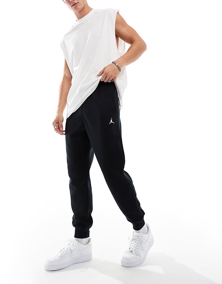 https://images.asos-media.com/products/jordan-brooklyn-fleece-joggers-in-black/206083934-4?$n_750w$&wid=750&fit=constrain