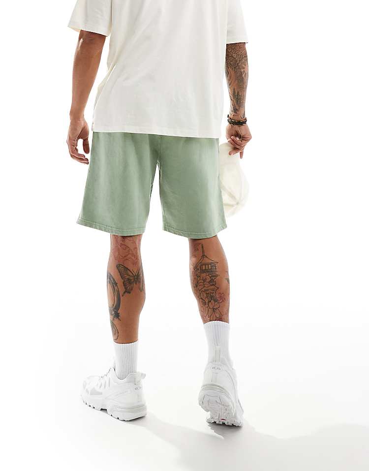 New Era washed jersey shorts in green