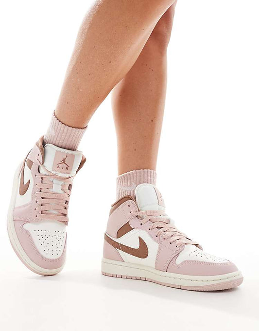 Air Jordan 1 Mid trainers in pink and white