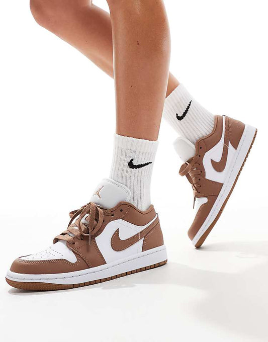 Air Jordan 1 Low trainers in brown and white