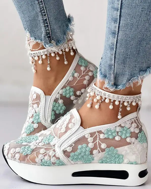 Floral Pattern Round Toe Mesh Sneakers