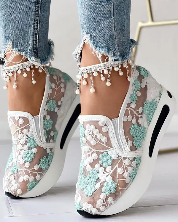 Floral Pattern Round Toe Mesh Sneakers