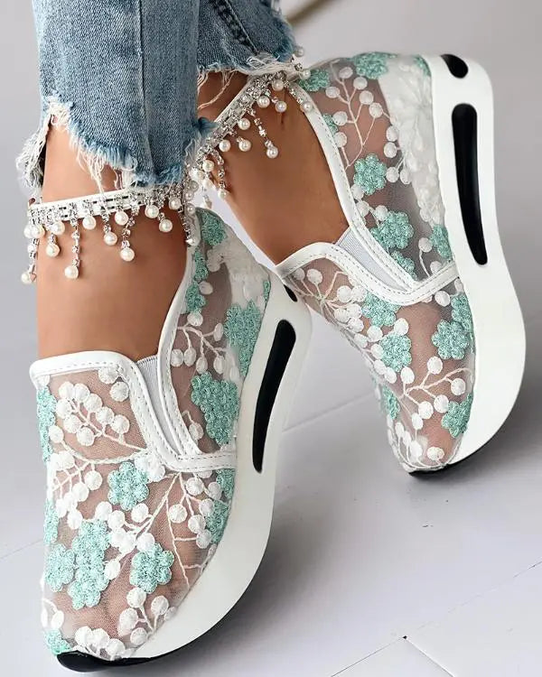 Floral Pattern Round Toe Mesh Sneakers