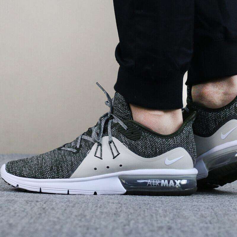 NIKE Air Max Sequent 3