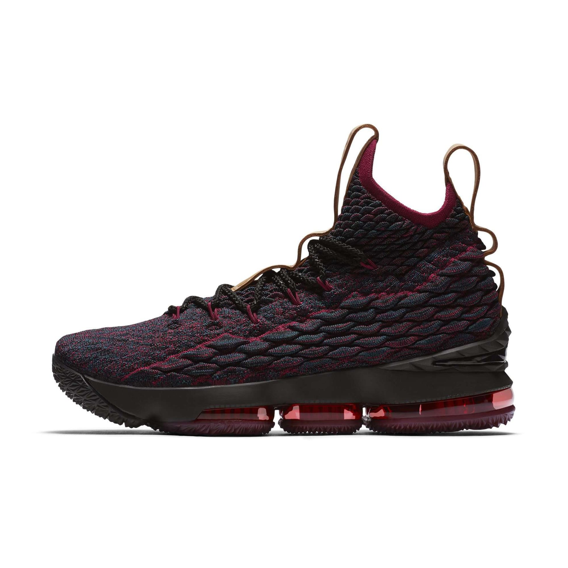 NIKE LEBRON XV EP